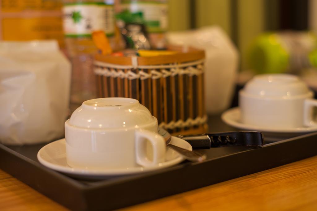 Iris Boutique Hotel Ханой Екстериор снимка