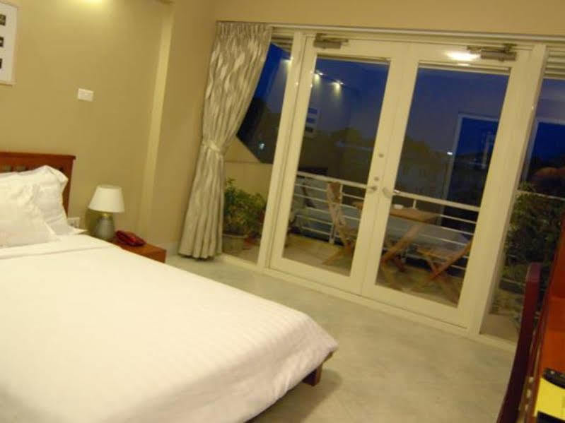 Iris Boutique Hotel Ханой Екстериор снимка
